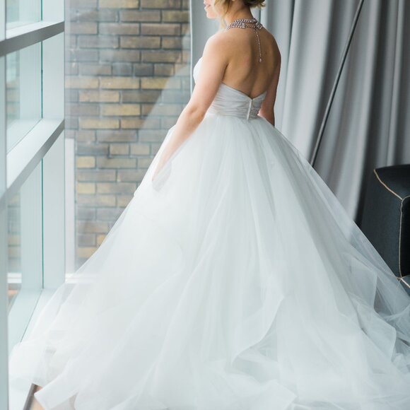 Hayley Paige, Londyn Gown, Size 4 Ivory Wedding Dress - Picture 4 of 10